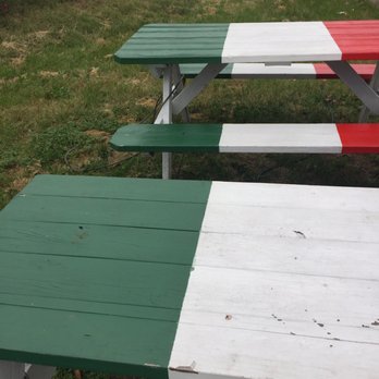 Munchi Taqueria - 2 benches right by - Tacos Near Me - Rockville, Maryland