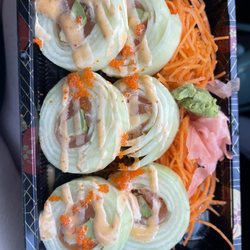 Sake Sushi - Salmon Naruto Roll