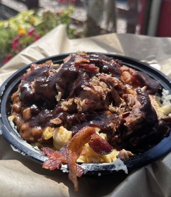 Piggin' Out Smokehouse by null