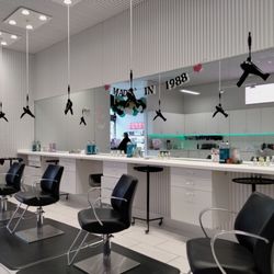Jón Alan Salon - Capitol View
