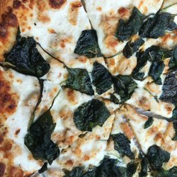 Pizza Hut - Alfredo with chicken and spinach