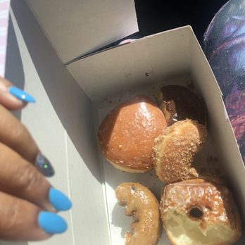 Happy Donuts - Donuts Near Me - Burlingame, California Happy Donuts - Donuts Near Me - Burlingame, California