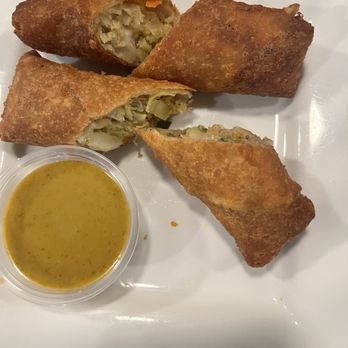 Bullfish Bistro - Jerk Eggrolls pretty good - Caribbean Near Me - Baton Rouge, Louisiana Bullfish Bistro - Jerk Eggrolls pretty good - Caribbean Near Me - Baton Rouge, Louisiana