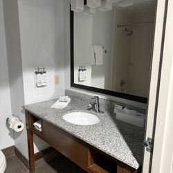 Holiday Inn Express & Suites Alamogordo - Bathroom