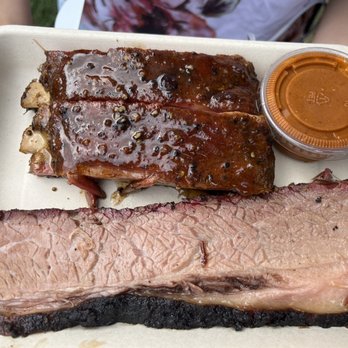 Smorgasburg - Ribs and Brisket from SmoKING of Meats - Street Vendors Near Me - Brooklyn, New York