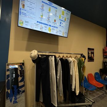 Podong Seoul Tea - menu + a view of the interior - Bubble Tea Near Me - La Mirada, California