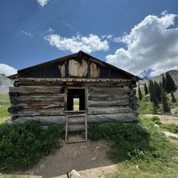 Mayflower Gulch Trail