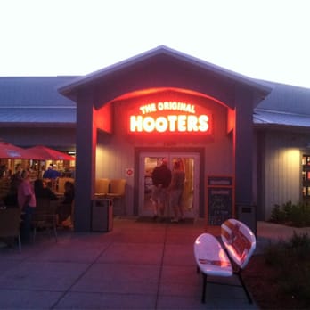 Hooters - Entrance - American Near Me - Clearwater, Florida Hooters - Entrance - American Near Me - Clearwater, Florida