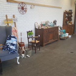 The Marketplace at Pilot Mountain - Atrium Display