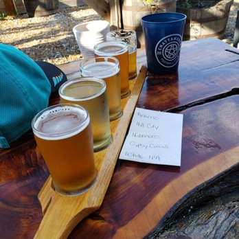 Chattanooga Brewing Co. - Great flight - New American Near Me - Chattanooga, Tennessee