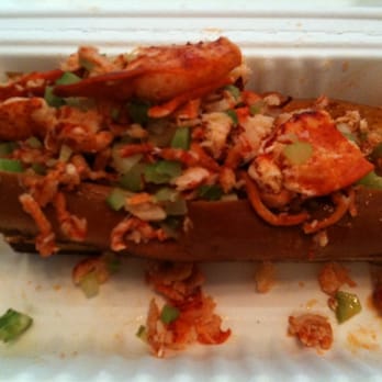 Sam's Chowdermobile - Lobster rolls are pricey but good. - Seafood Near Me - Half Moon Bay, California Sam's Chowdermobile - Lobster rolls are pricey but good. - Seafood Near Me - Half Moon Bay, California