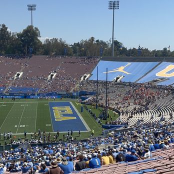 Rose Bowl Stadium - Up high - Stadiums & Arenas Near Me - Pasadena, California