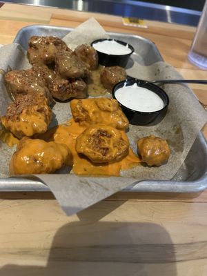 Buffalo Wild Wings by null
