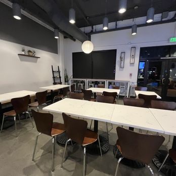 Boba Drive - It's empty on Thursday night - Bubble Tea Near Me - Sunnyvale, California Boba Drive - It's empty on Thursday night - Bubble Tea Near Me - Sunnyvale, California