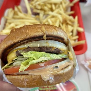 In-N-Out Burger - Cheeseburger - Burgers Near Me - San Jose, California In-N-Out Burger - Cheeseburger - Burgers Near Me - San Jose, California