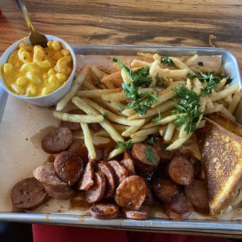Gettin' Basted - Texas Sausage rope, Fries & Mac n cheese - Barbeque Near Me - Branson, Missouri