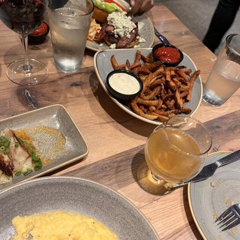 Moku Kitchen - Bleu burger w/fries - Cocktail Bars Near Me - Honolulu, Hawaii