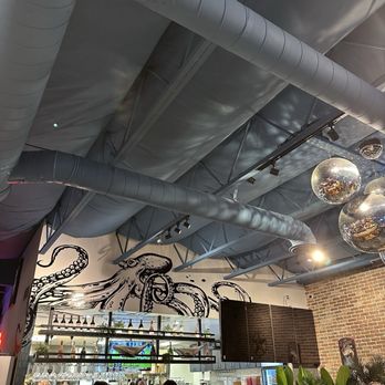 El Viejon - Kitchen/bar - Seafood Near Me - San Diego, California