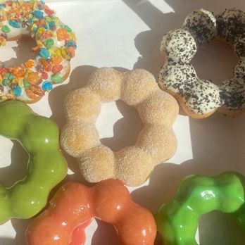 Le Creme - 6 Mochi Donut Pack - Desserts Near Me - San Jose, California