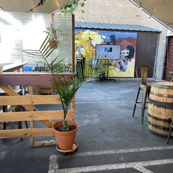 Hand-Brewed Beer - Outdoor patio! - Breweries Near Me - Los Angeles, California Hand-Brewed Beer - Outdoor patio! - Breweries Near Me - Los Angeles, California