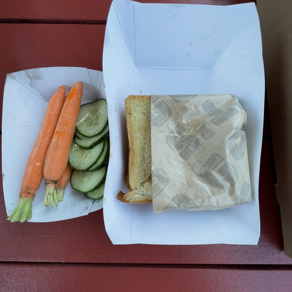 Gott's St. Helena - Kids meal - Grilled Cheese and veggies - Burgers Near Me - Saint Helena, California