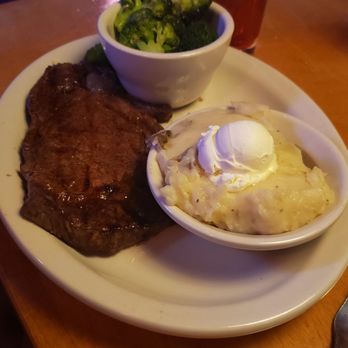 Texas Roadhouse - 8oz steak with a side of mashed potatoes and seamed brocolli - Steakhouses Near Me - Spokane, Washington Texas Roadhouse - 8oz steak with a side of mashed potatoes and seamed brocolli - Steakhouses Near Me - Spokane, Washington
