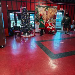 New York Pizza Depot - Meet and greet Santa