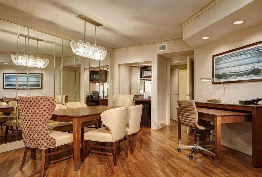 Embassy Suites by Hilton San Diego La Jolla
