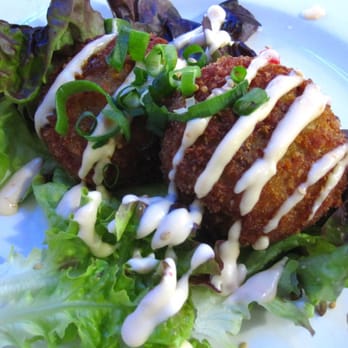 Da Kitchen Maui - mahi cakes - Hawaiian Near Me - Kihei, Hawaii