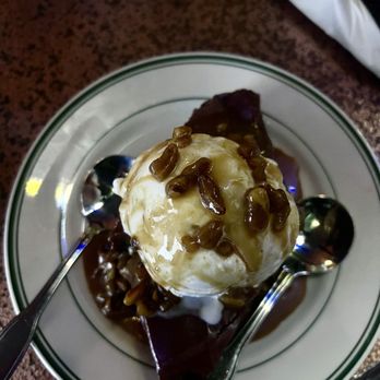 Steiner's A Nevada Style Pub - Brownie Dessert - Pubs Near Me - Las Vegas, Nevada Steiner's A Nevada Style Pub - Brownie Dessert - Pubs Near Me - Las Vegas, Nevada
