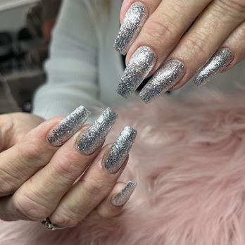 Vibrant Nail Spa - Nail Salons Near Me - Rialto, California