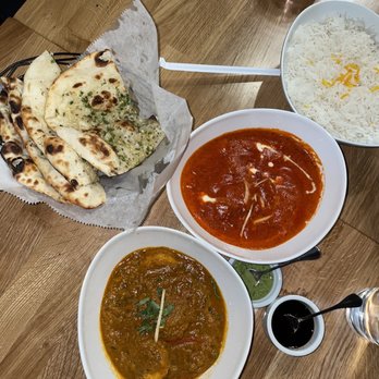 Black Salt - Butter Chicken was phenomenal along with the garlic chili naan - Indian Near Me - Chesterfield, Missouri