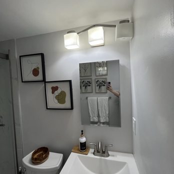 Neat Nelly Cleaning Services - Clean bathroom - Home Cleaning Near Me