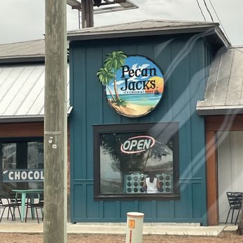 Pecan Jacks - Destin - Store front - Ice Cream & Frozen Yogurt Near Me - Destin, Florida Pecan Jacks - Destin - Store front - Ice Cream & Frozen Yogurt Near Me - Destin, Florida