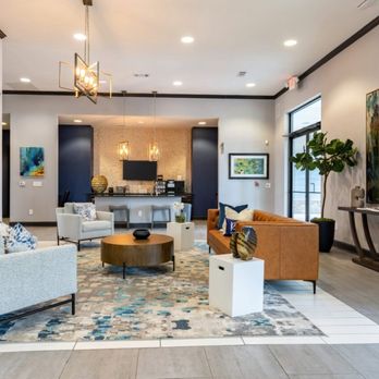 Alinium at Zionsville Apartments - Apartments Near Me - Zionsville, Indiana