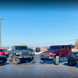 Pettus Automotive Festus - Making happy customers make our wheels go around!
Pettus Automotive Festus is keeping you on the road safe and in style!