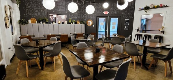 Asylum Kitchen & Cocktail Lounge by null