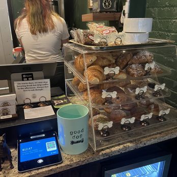 Ludlow Charlingtons Coffee Shop - Limited food options - Coffee & Tea Near Me - Chicago, Illinois Ludlow Charlingtons Coffee Shop - Limited food options - Coffee & Tea Near Me - Chicago, Illinois
