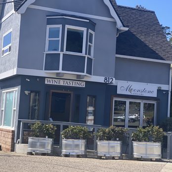 Moonstone Cellars - Wineries Near Me - Cambria, California