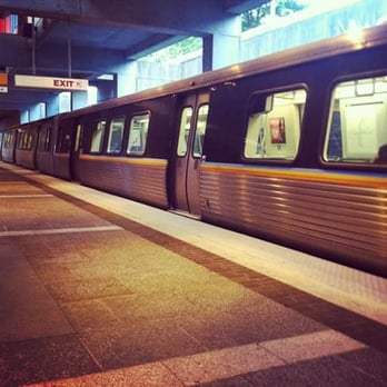 MARTA - East Point Station - Southbound train to College Park - Train Stations Near Me - East Point, Georgia