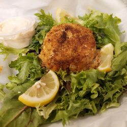 Warrior Bar & Grill - Jumbo lump crab cake