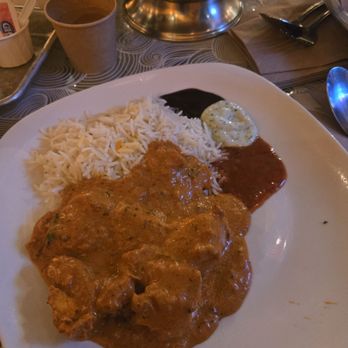 Cloud Naan - Butter chicken, white rice, sauces - Pakistani Near Me - Carson, California Cloud Naan - Butter chicken, white rice, sauces - Pakistani Near Me - Carson, California