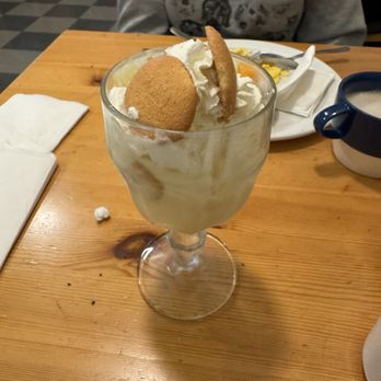 Good Neighbor Restaurant - Homemade Banana Pudding - Breakfast & Brunch Near Me - Studio City, California