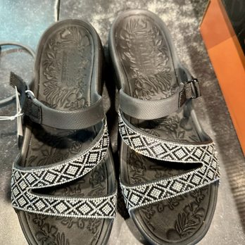 SKECHERS Retail - First purchase. Loved the bling. - Shoe Stores Near Me - Honolulu, Hawaii SKECHERS Retail - First purchase. Loved the bling. - Shoe Stores Near Me - Honolulu, Hawaii
