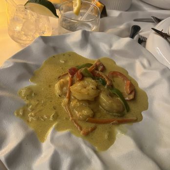 Status Hollywood - Curry shrimp - Seafood Near Me - Los Angeles, California Status Hollywood - Curry shrimp - Seafood Near Me - Los Angeles, California