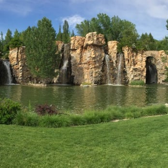 Ashton Gardens - Waterfall - Botanical Gardens Near Me - Lehi, Utah Ashton Gardens - Waterfall - Botanical Gardens Near Me - Lehi, Utah