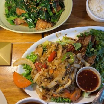 Ayada Thai - Thai Near Me - Elmhurst, New York