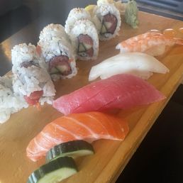 Spicy Tuna Sushi Set Spicy Tuna Sushi Set
