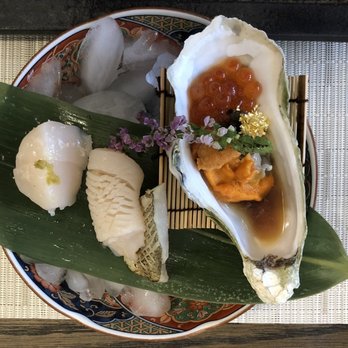 Sushi Masuyoshi - Todays sashimi - oyster, jumbo clam, barracuda, scallop - Sushi Bars Near Me - Culver city, California