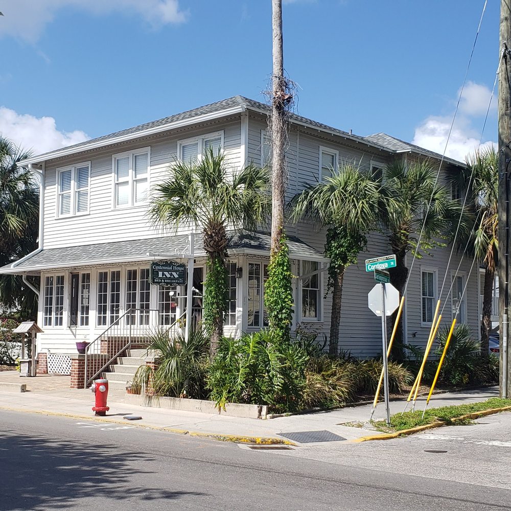 Carriage Way Centennial - Exterior shot, perfectly located on a corner - Hotels Near Me - Saint Augustine, Florida Carriage Way Centennial - Exterior shot, perfectly located on a corner - Hotels Near Me - Saint Augustine, Florida